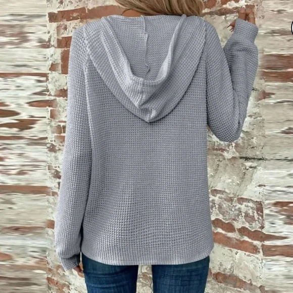 Amazon Gray Long Sleeve Relaxed Sweatshirt - Picture 2 of 7